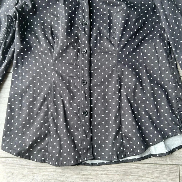Chico’s Black Polka Dots Stretch Button Down Shirt - Picture 6 of 13